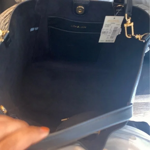 Michael Kors large leather tote bag 300$ - Picture 3 of 5